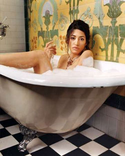 wafah dufour naked in a bath