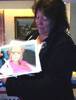 Melanie Kortlang Shows Pictures Of Amy Kortlang