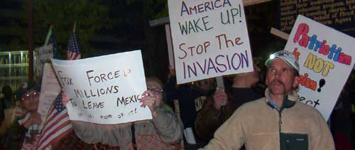 Wilkes-Barre Vicente Fox Protest immigration crowd sign shot