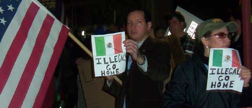 Wilkes-Barre Vicente Fox Protest immigration crowd sign shot