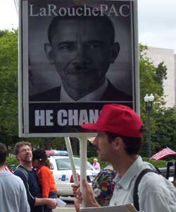 larouche-obama-hitler-250.jpg