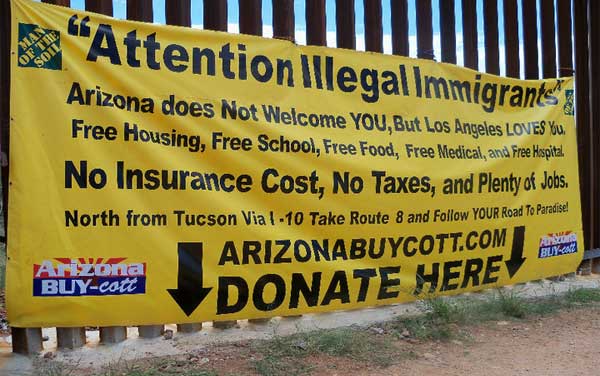 border-fence-sign.jpg